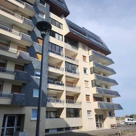 Grand 40m² Avec Coin Nuit, Vue Et Port, Parking Privé - Fr-1-746-29 *