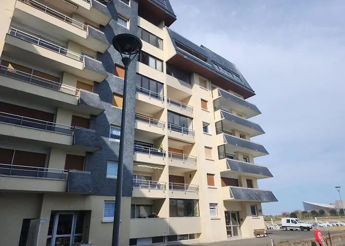 Grand 40m² Avec Coin Nuit, Vue Et Port, Parking Prive - Fr-1-746-29 *